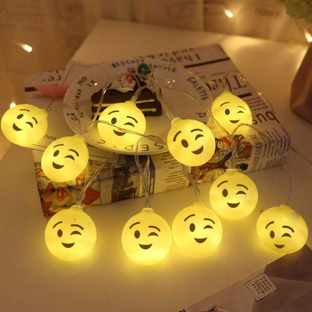 Catena Luminosa Emoji 10 LED Emoticon Occhiolino Lunghezza 120cm a Batteria
