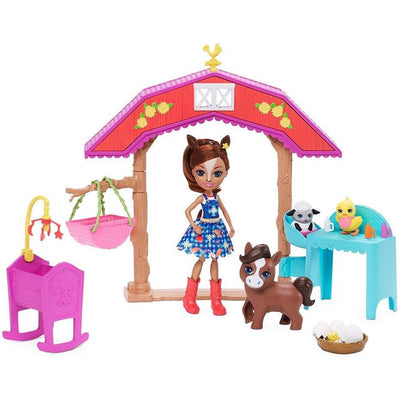 Enchantimals Barnyard Nursery Playset con Bambola 4 Personaggi e 10 Accessori