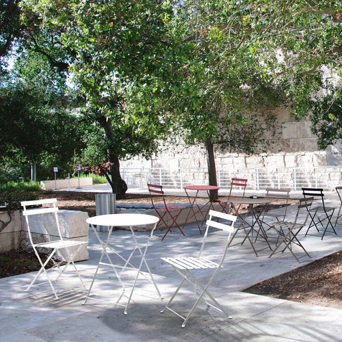 Set Bistrot Tavolino tondo con sedie colorate in acciaio verniciato a polvere per giardino e bar finitura opaca Giardino e giardinaggio/Arredamento da giardino e accessori/Tavoli e tavolini/Tavoli standard Decor Space - Altamura, Commerciovirtuoso.it