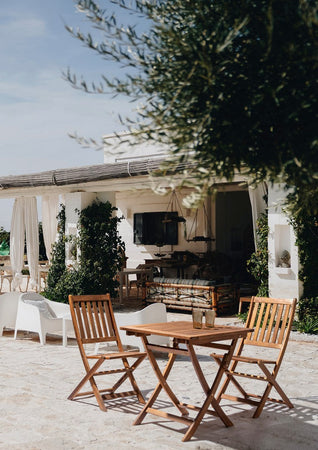 Tavolino da bar pieghevole "Noemi" in legno di acacia, finitura ad olio, per esterno Giardino e giardinaggio/Arredamento da giardino e accessori/Tavoli e tavolini/Tavoli standard Decor Space - Altamura, Commerciovirtuoso.it