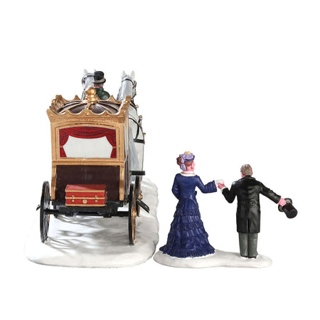 Statuetta in poliresina "Arrivo della duchessa" con carrozza per villaggio di Natale Casa e cucina/Decorazioni per interni/Addobbi e decorazioni per ricorrenze/Decorazioni natalizie/Oggettistica MagiediNatale.it - Altamura, Commerciovirtuoso.it