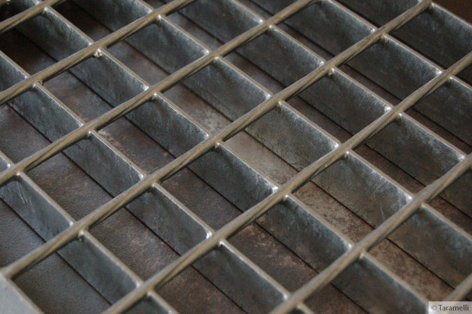 Griglia pedonabile in acciaio zincato con telaio a forma quadra Fai da te/Materiale elettrico/Misuratori di corrente La Zappa - Altamura, Commerciovirtuoso.it