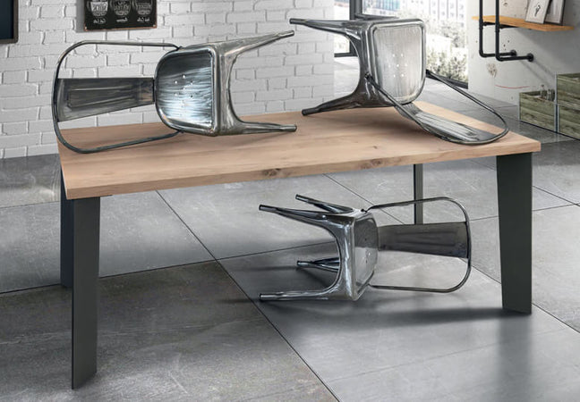 ARNOLD - tavolo da pranzo moderno in metallo e rovere impiallacciato 140x90 Nero Milani Home