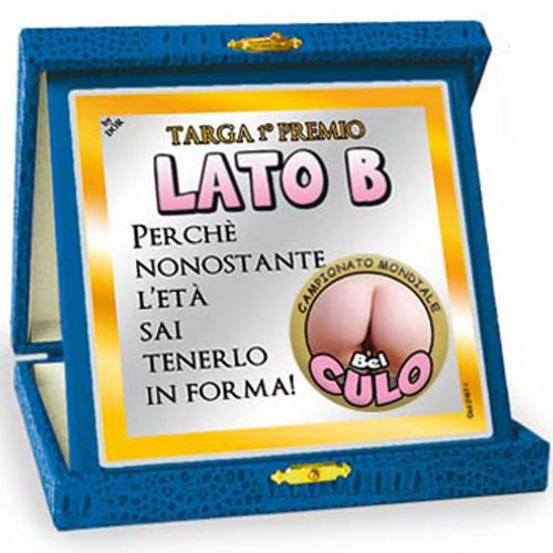 Targa premio Lato B Perché Nonostante L’eta Sai Tenerlo in Forma Targa Premio Divertente Idea Regalo Casa e cucina/Decorazioni per interni/Accessori decorativi/Targhe e cartelli Kondorama - Martinsicuro, Commerciovirtuoso.it