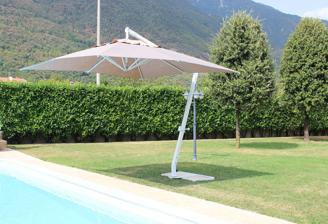 THEMA - ombrellone da giardino decentrato 3x3 in alluminio Tortora Milani Home