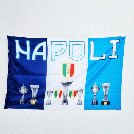 Bandiera Con Coppe Trofei Italia 3? Scudetto Calcio Squadra Napoli 90x140 Cm