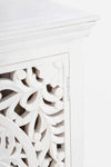 Credenza Alinta bianca, struttura in legno di mango, con ante intarsiate a mano, stile fusion Casa e cucina/Arredamento/Soggiorno/Credenze Decor Space - Altamura, Commerciovirtuoso.it