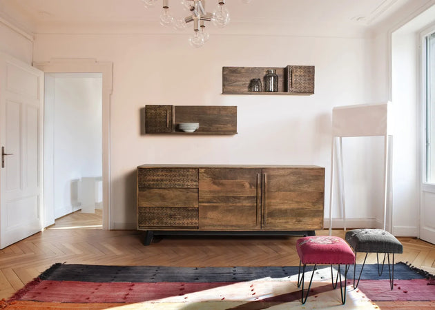 Credenza "Emira" con struttura e piedini in legno di mango, stile vintage Casa e cucina/Arredamento/Soggiorno/Credenze Decor Space - Altamura, Commerciovirtuoso.it