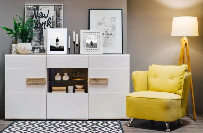 Credenza "Italy", color bianco lucido-rovere, con struttura in truciolare rivestito, mobile in kit Casa e cucina/Arredamento/Soggiorno/Credenze Decor Space - Altamura, Commerciovirtuoso.it