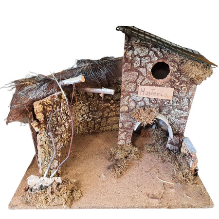 Capanna "Hosteria" grotta vuota in sughero paesaggio con fuoco per presepe Casa e cucina/Decorazioni per interni/Addobbi e decorazioni per ricorrenze/Decorazioni natalizie/Presepi/Statuine e fondali per il presepe MagiediNatale.it - Altamura, Commerciovirtuoso.it