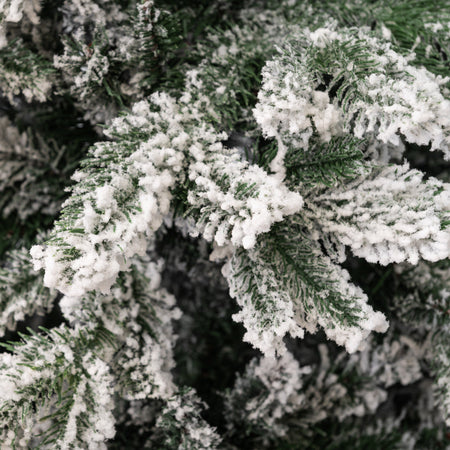 Albero di Natale "Chamonix" innevato in PP Effetto Aghi di Pino + PVC + Flock Casa e cucina/Decorazioni per interni/Addobbi e decorazioni per ricorrenze/Decorazioni natalizie/Alberi di natale artificiali MagiediNatale.it - Altamura, Commerciovirtuoso.it