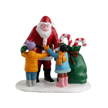 Decorazione "Babbo Natale ottiene un abbraccio" per Villaggio di Natale e presepe, in Resina da h 4,2 cm Casa e cucina/Decorazioni per interni/Addobbi e decorazioni per ricorrenze/Decorazioni natalizie/Oggettistica MagiediNatale.it - Altamura, Commerciovirtuoso.it