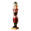 Statuetta decorativa Soldatino con 3 Regali decorazione Verde e Rosso per Natale h 61 cm Casa e cucina/Decorazioni per interni/Addobbi e decorazioni per ricorrenze/Decorazioni natalizie/Schiaccianoci MagiediNatale.it - Altamura, Commerciovirtuoso.it