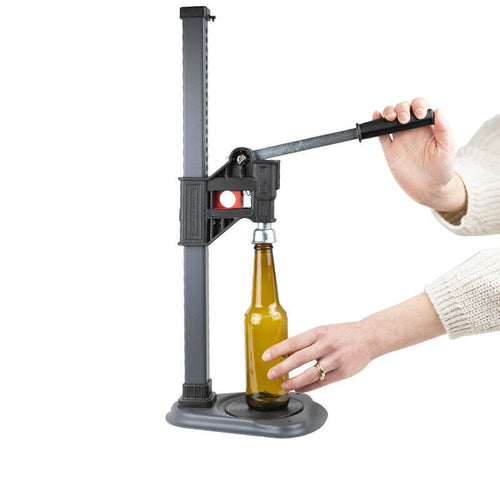 Capsulatrice colt Strong Tappatrice a Cremagliera Colonna per Tappi Corona Da 26 E 29 Mm Casa e cucina/Produzione di birra e vino artigianali/Produzione di vino/Kit di accessori La Zappa - Altamura, Commerciovirtuoso.it